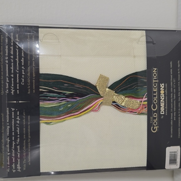 NIP Gold Collection 'Paradise Found' Cross Stitch Kit - Picture 10 of 16